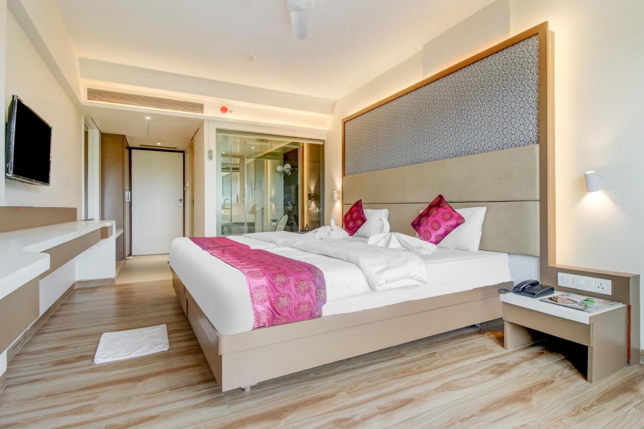 Grand Mookambika Hotel Navi Mumbai Exterior photo