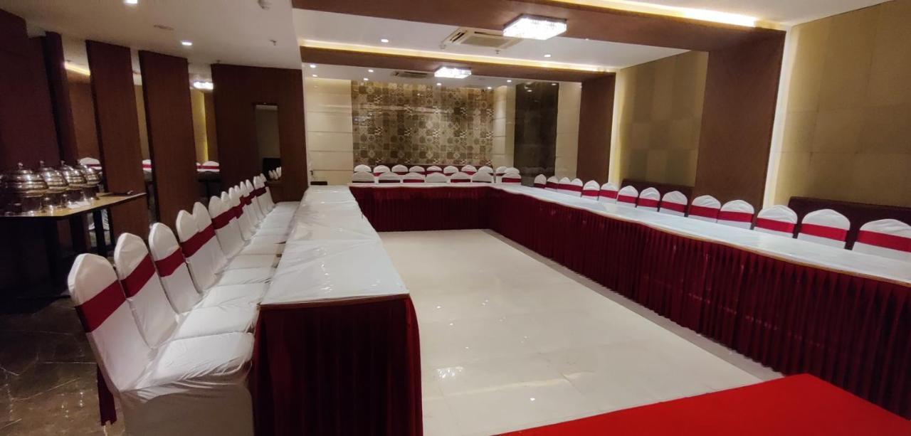 Grand Mookambika Hotel Navi Mumbai Exterior photo