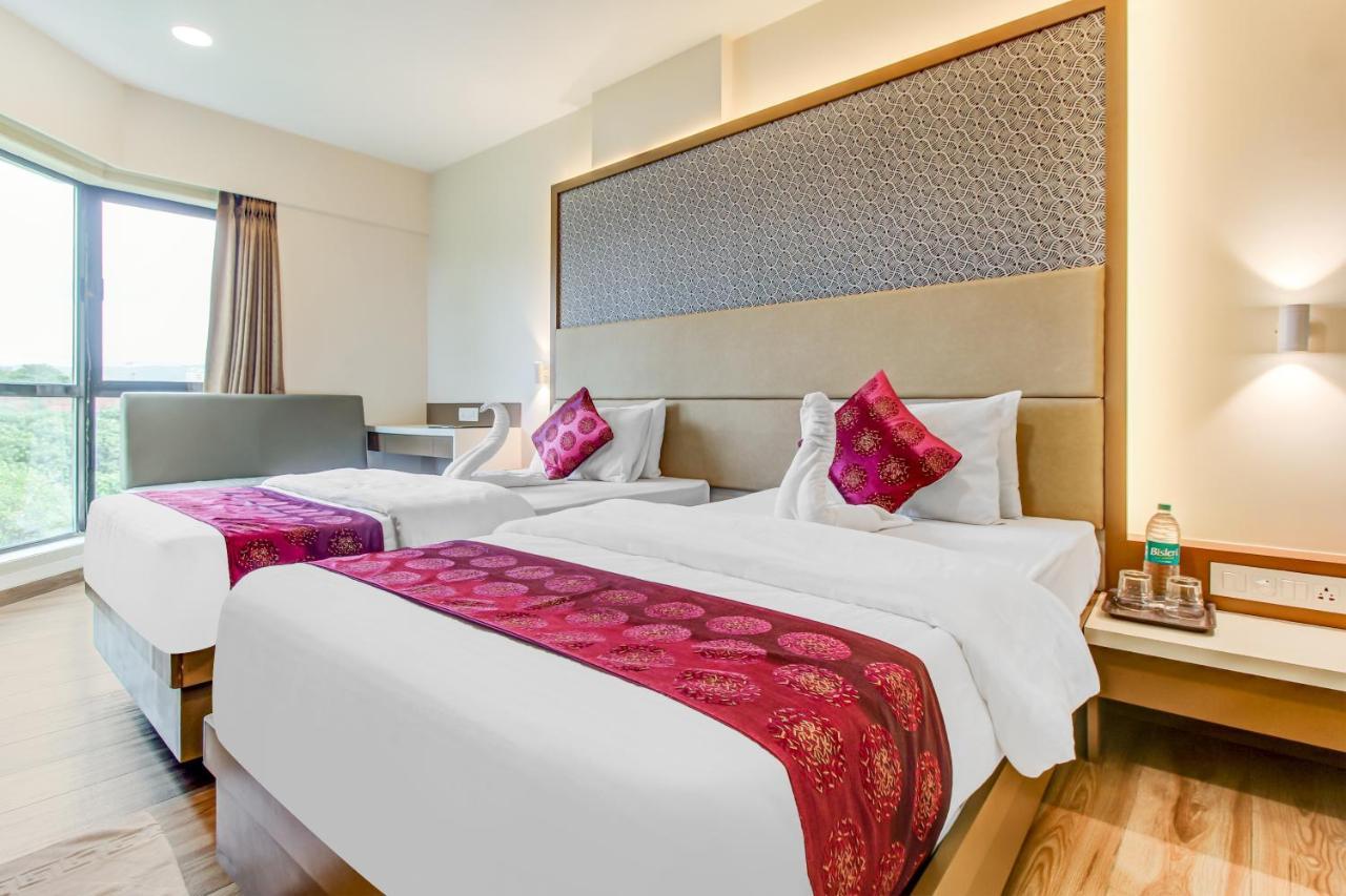 Grand Mookambika Hotel Navi Mumbai Exterior photo