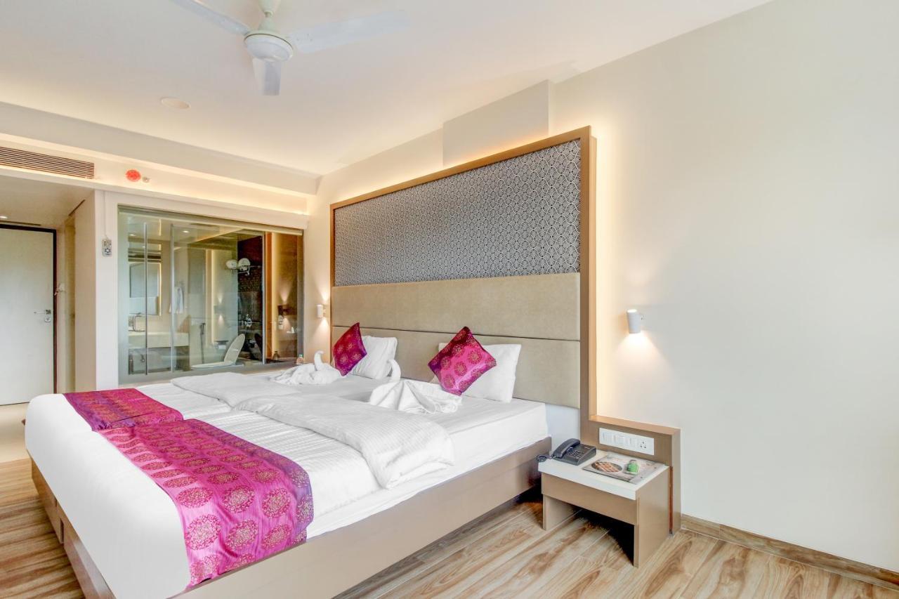 Grand Mookambika Hotel Navi Mumbai Exterior photo