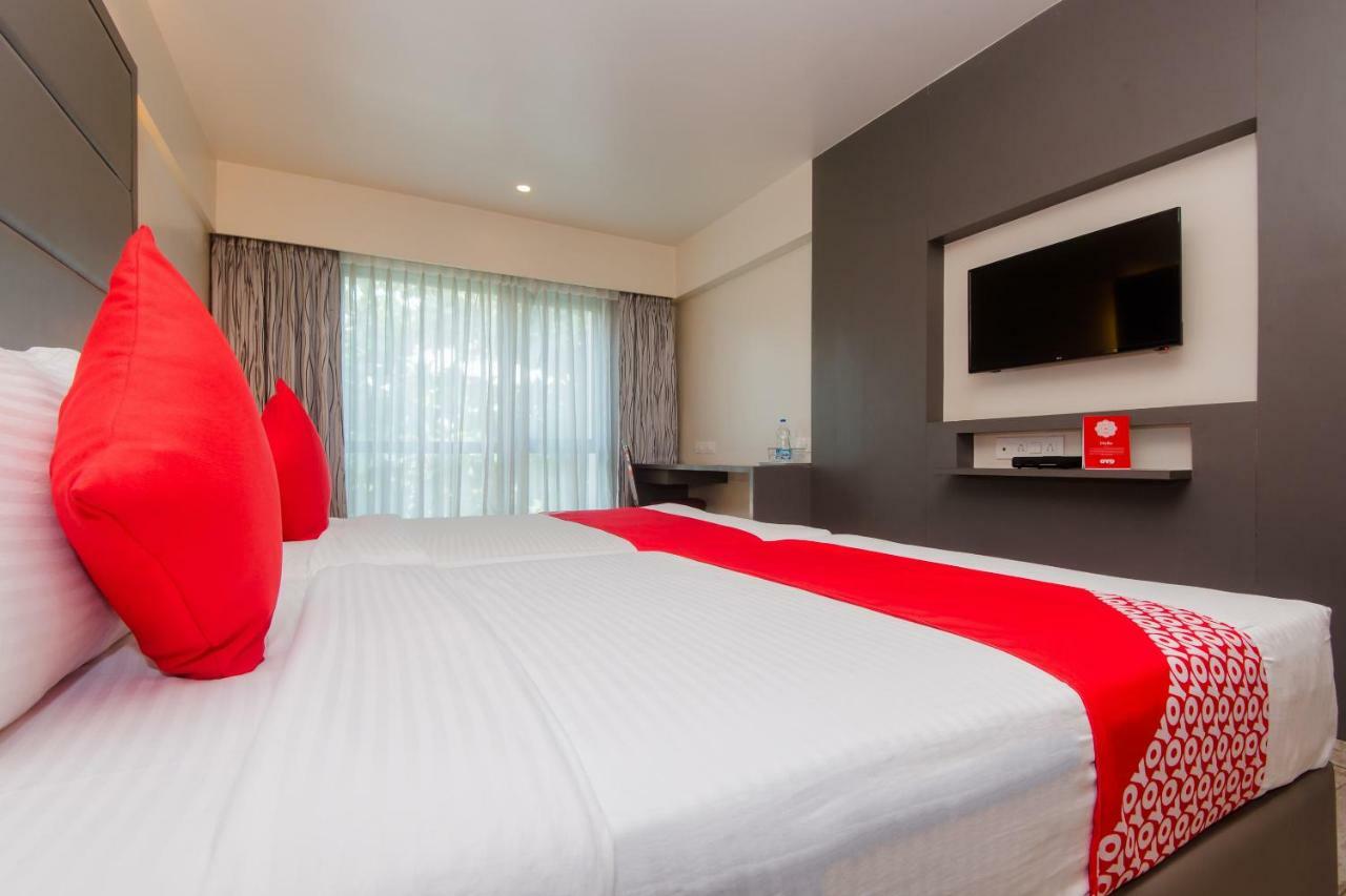 Grand Mookambika Hotel Navi Mumbai Exterior photo